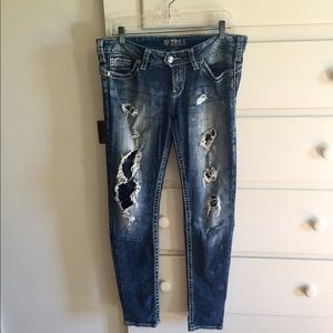 Buckle dark wash ripped jeans